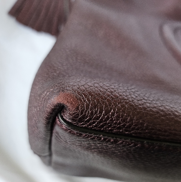 GUCCI EUC Hobo leather with metal chain & tassel - Picture 6 of 17